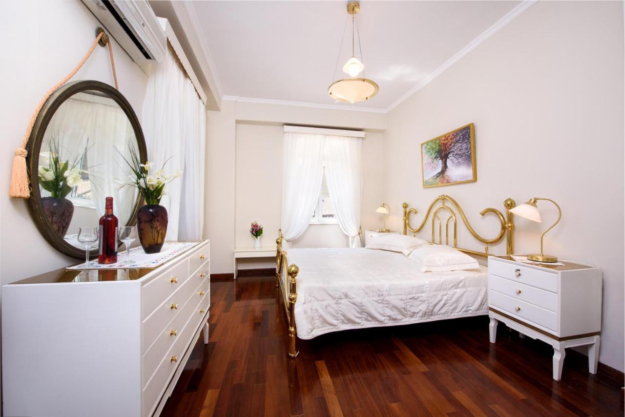 The Old Mansion Apartment Sinarades Exterior photo